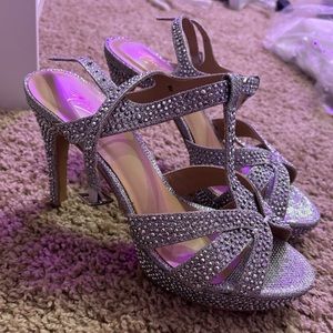 Gorgeous THALIA SODI rhinestoned strappy heels size W8 EUC